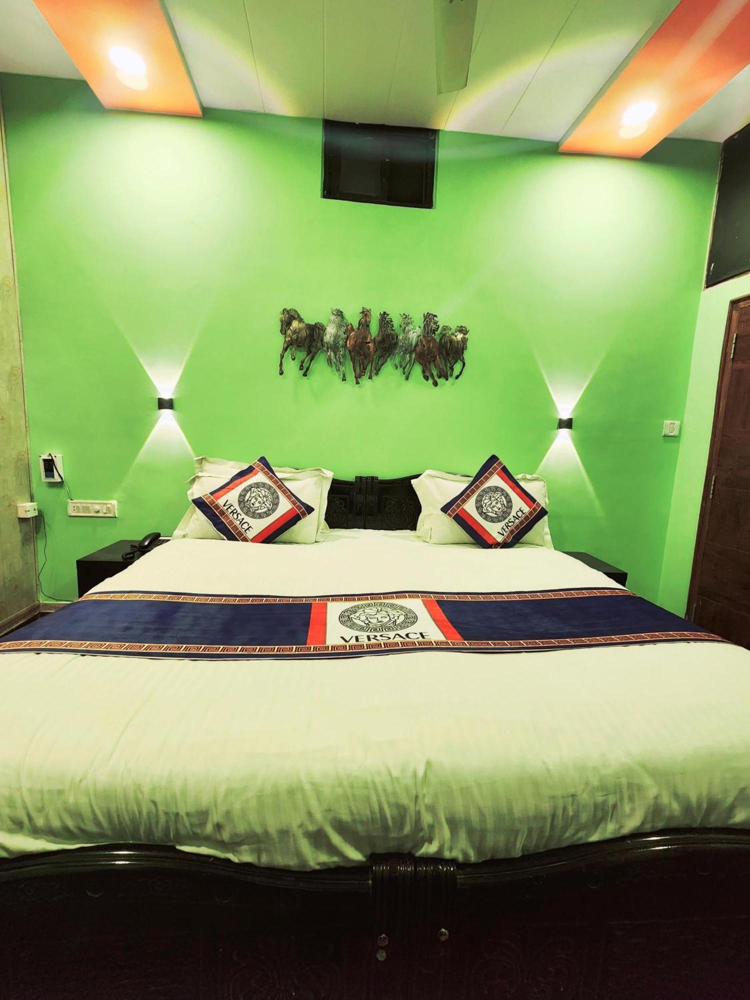 Shaleen Elegance Homestay Nakki Lake 400 Meters 卜山 外观 照片